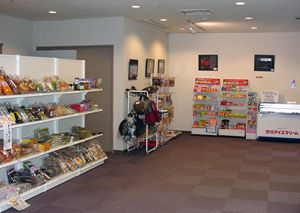 展望風呂フロント前・物販コーナー